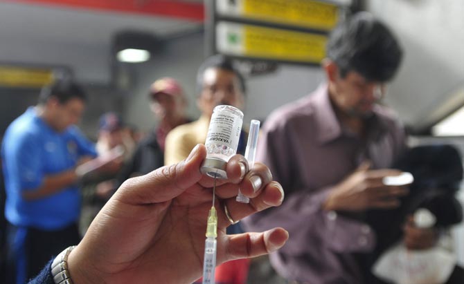 vacunas especiales para viajar Vacunas especiales requeridas para viajar al extranjero